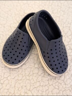 Great Condition: Native Miles Slip-On Kids 8